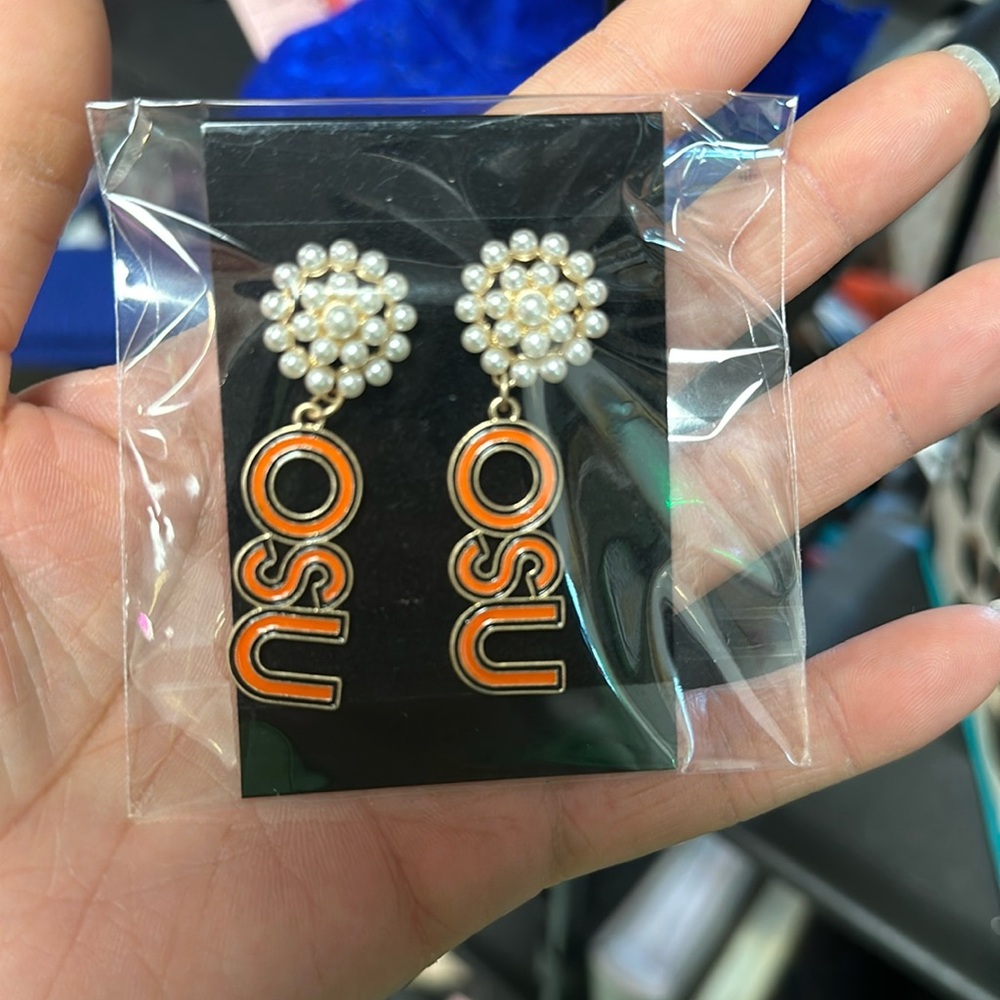 OSU Pearl drop earrings
